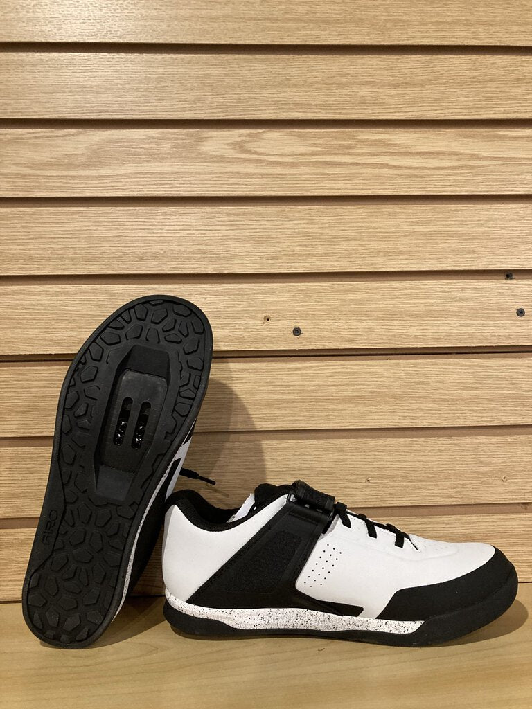 Giro Chamber III Shoe, Black/White, Men's 9.5