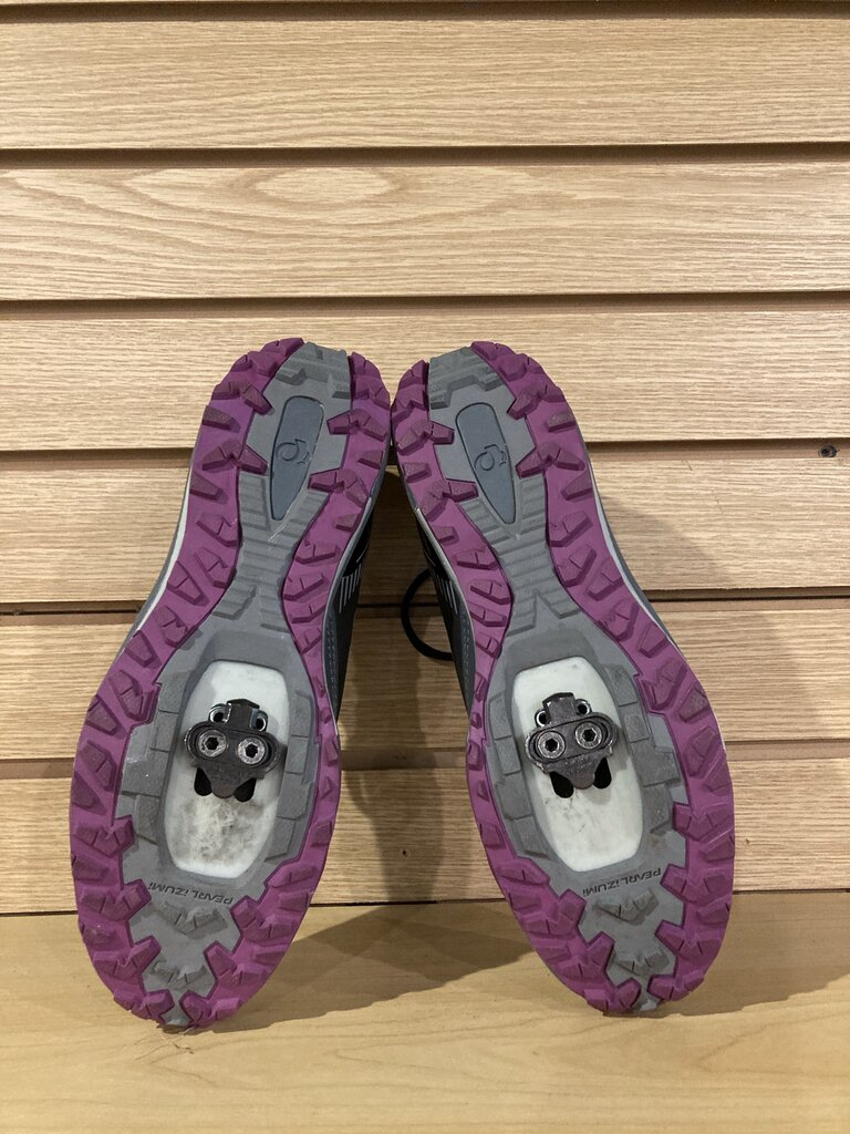 Pearl Izumi Bike Shoes, Grey/Purple, Women's 40