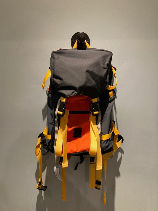 Topo Rover Trail Pack, Black/Orange, 22L
