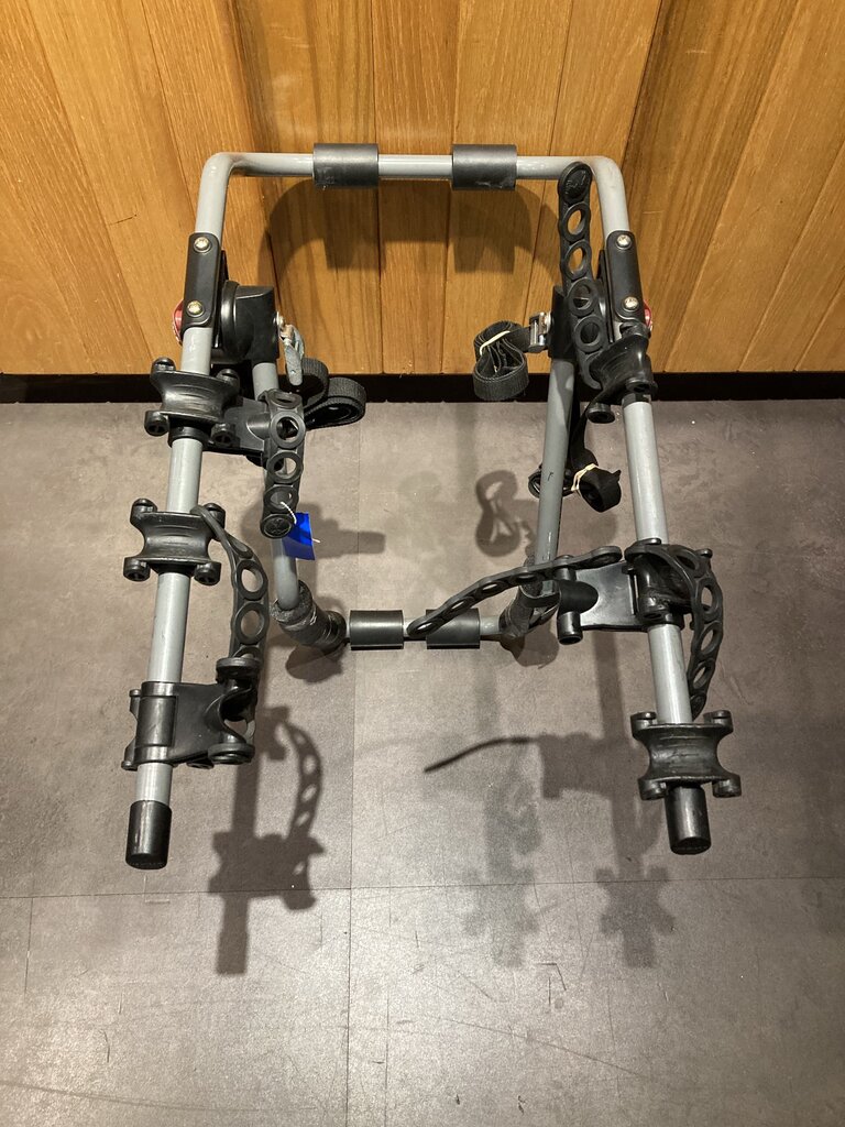 Yakima 3 Bike Trunk Rack, Grey